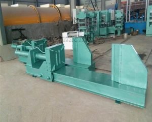 How does a wood splitting machine work