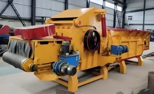 How does a wood crusher work?